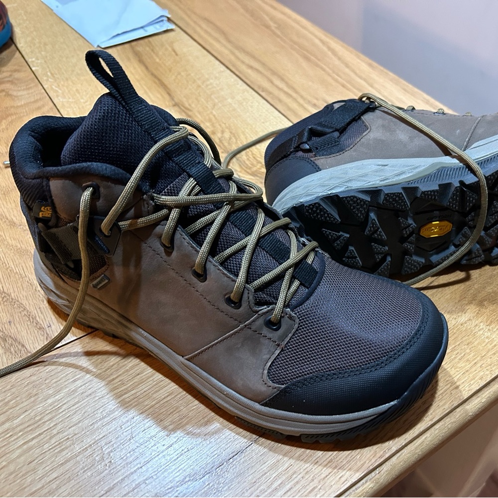 Teva Grandview Goretex men’s size 9.5